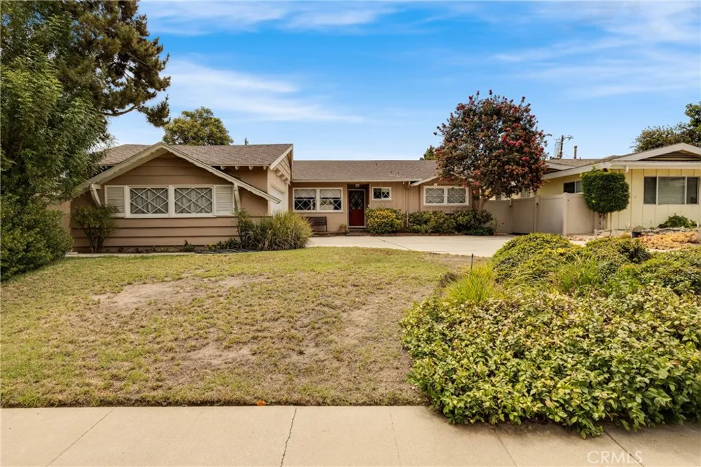 16846 Minnehaha Street Granada Hills, CA 91344