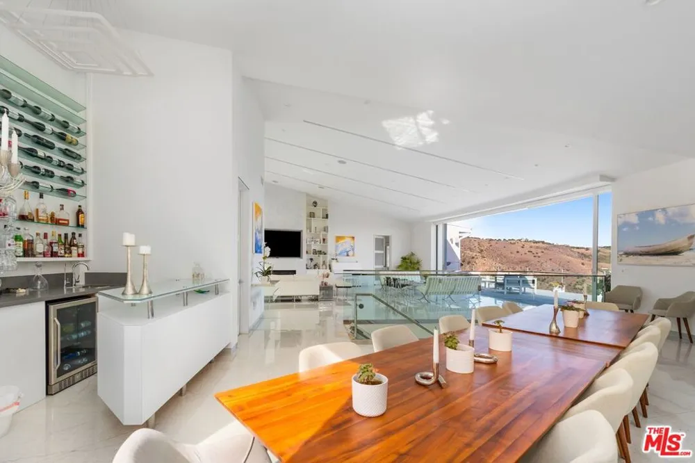 28405 Via Acero Street Malibu, CA 90265