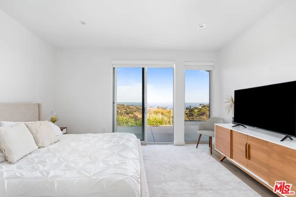 28405 Via Acero Street Malibu, CA 90265