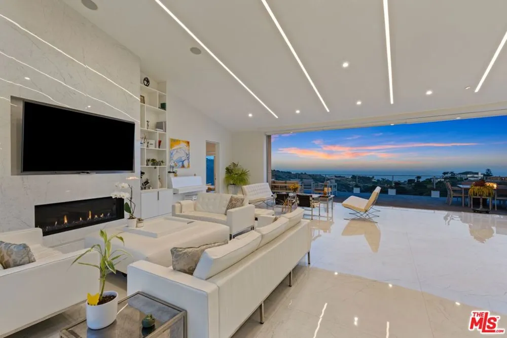 28405 Via Acero Street Malibu, CA 90265