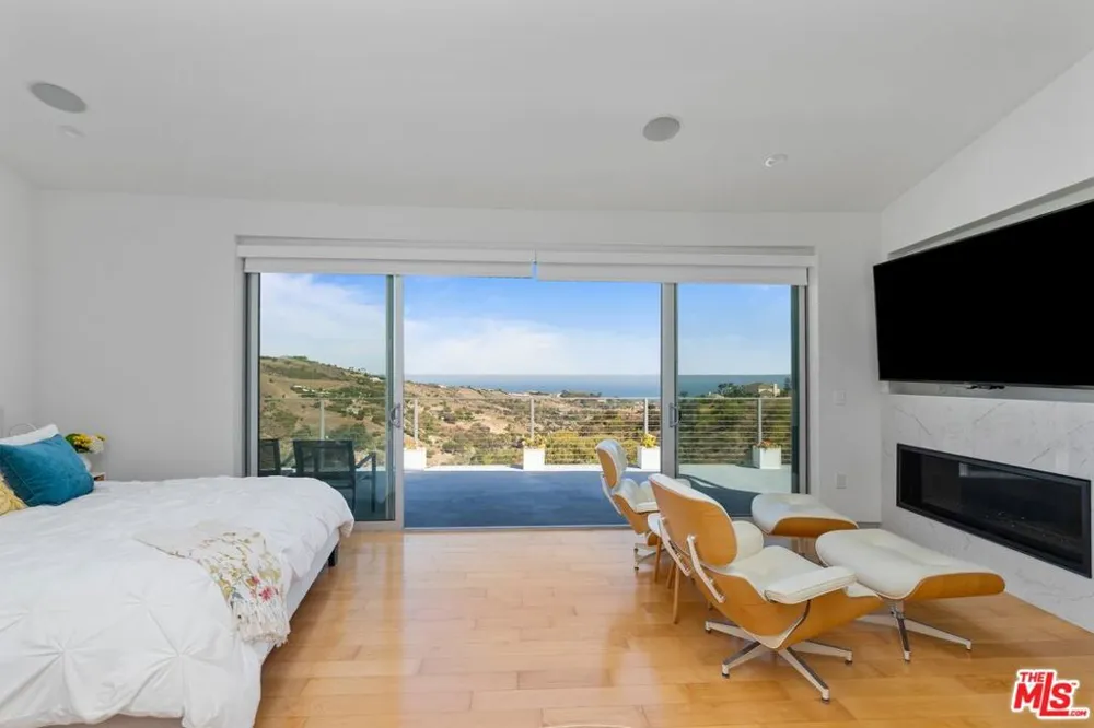 28405 Via Acero Street Malibu, CA 90265