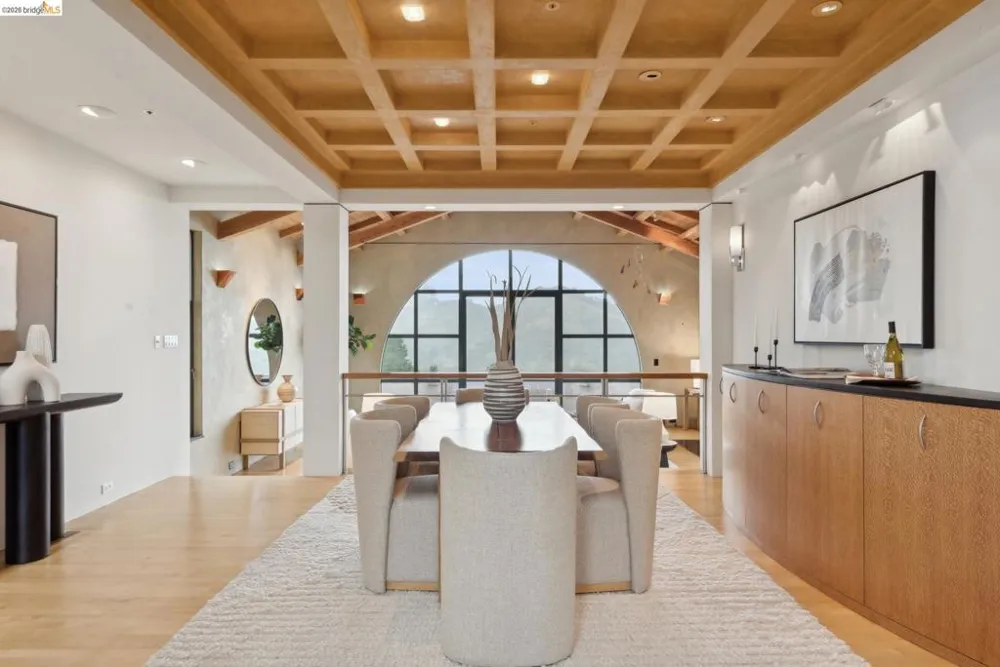 5 Woodside Way Oakland, CA 94611