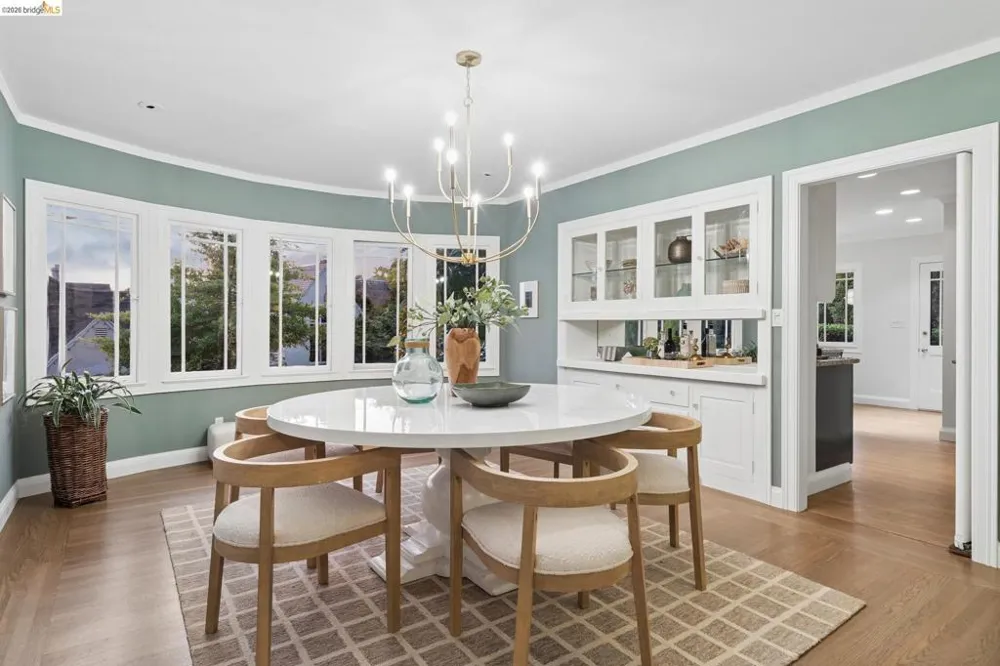 1115 Harvard Rd Piedmont, CA 94610