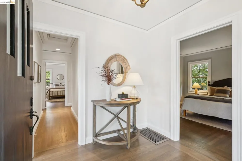 1115 Harvard Rd Piedmont, CA 94610