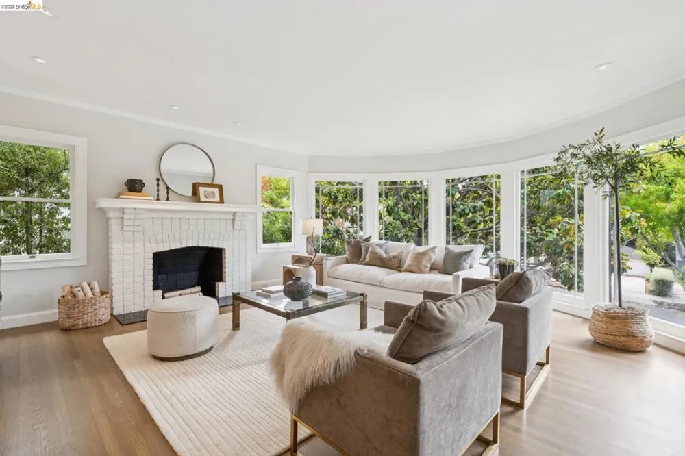 1115 Harvard Rd Piedmont, CA 94610