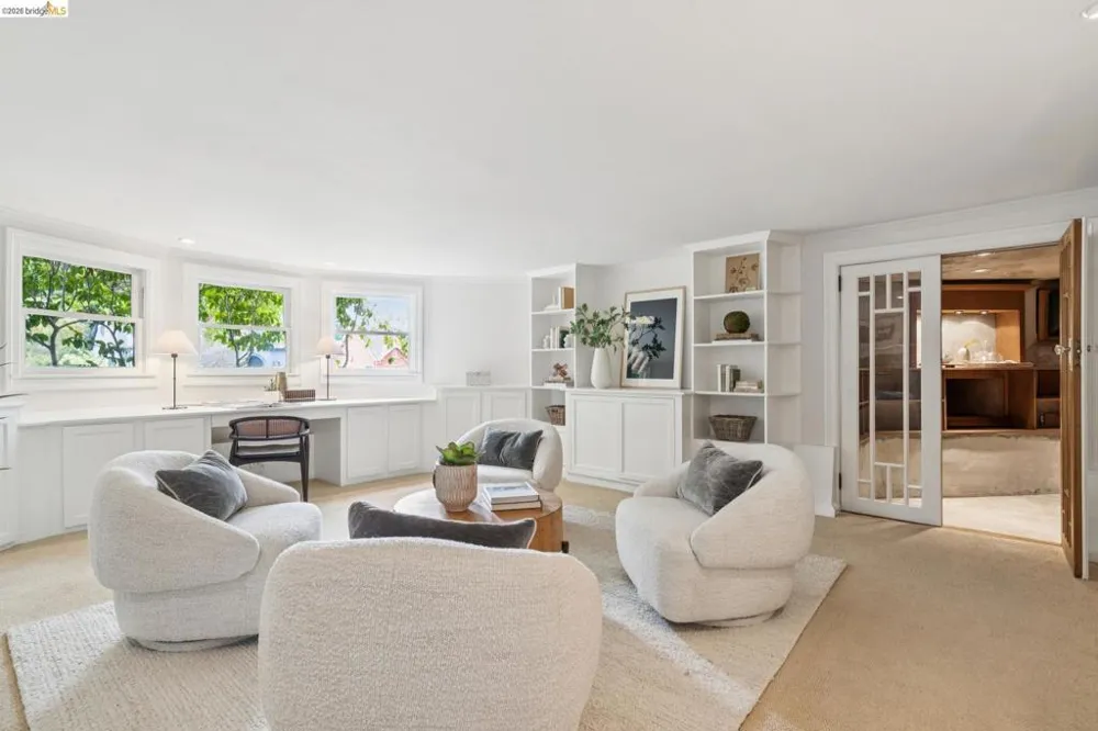 1115 Harvard Rd Piedmont, CA 94610
