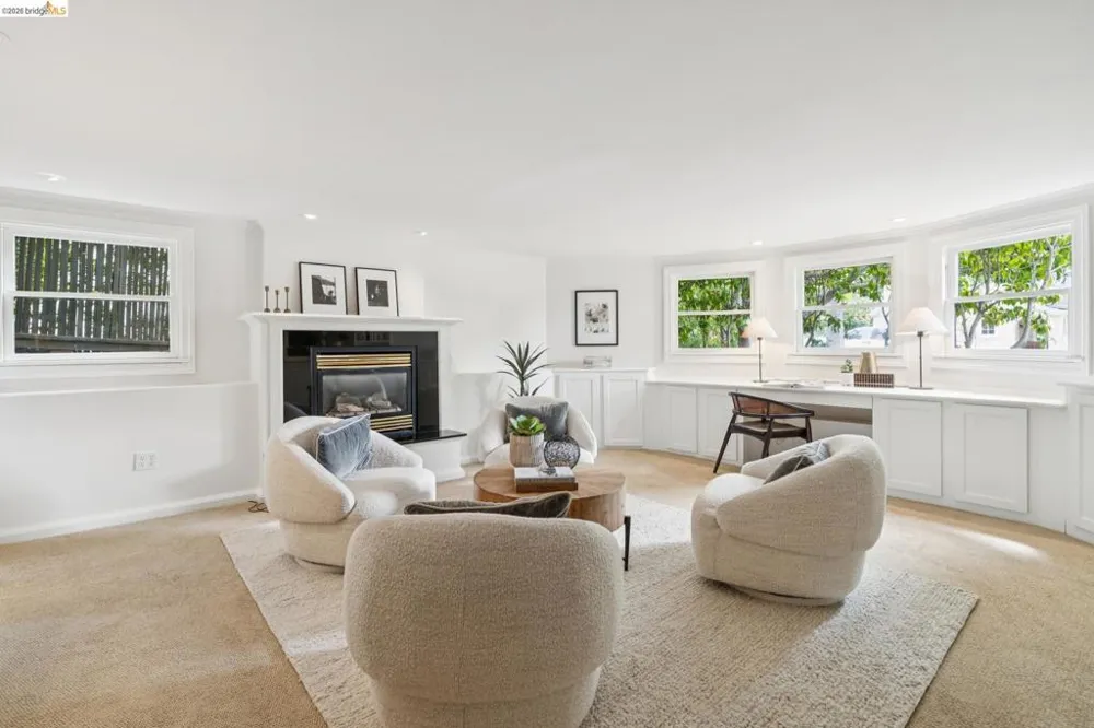 1115 Harvard Rd Piedmont, CA 94610
