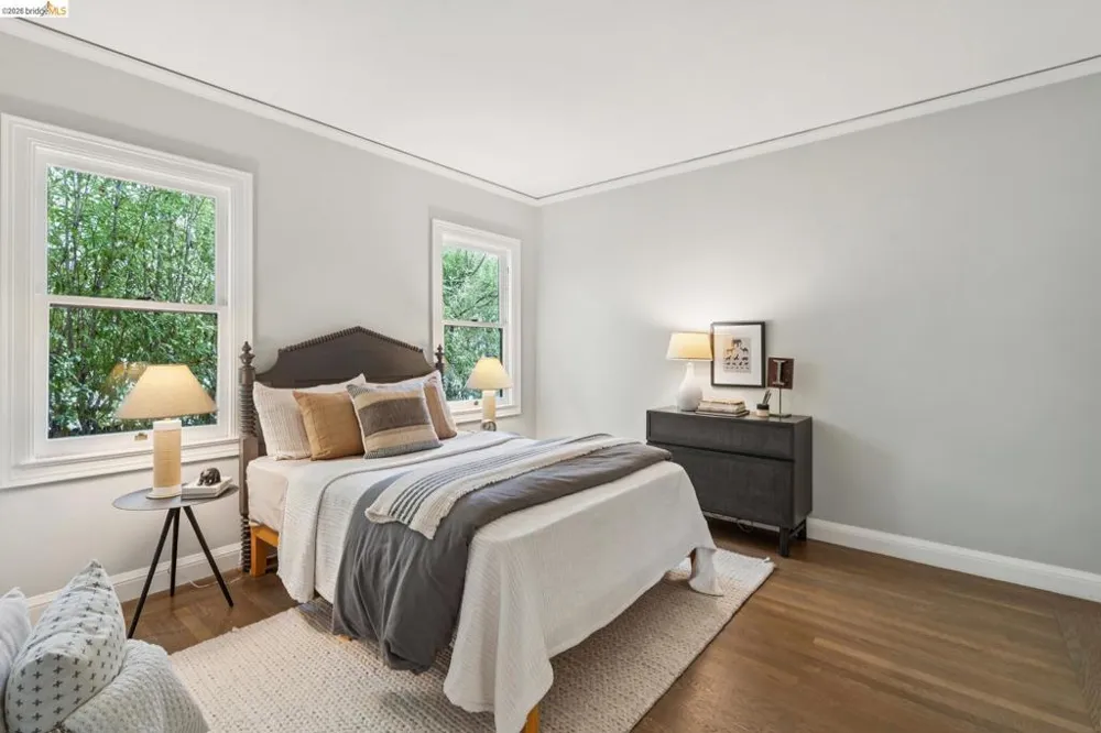 1115 Harvard Rd Piedmont, CA 94610