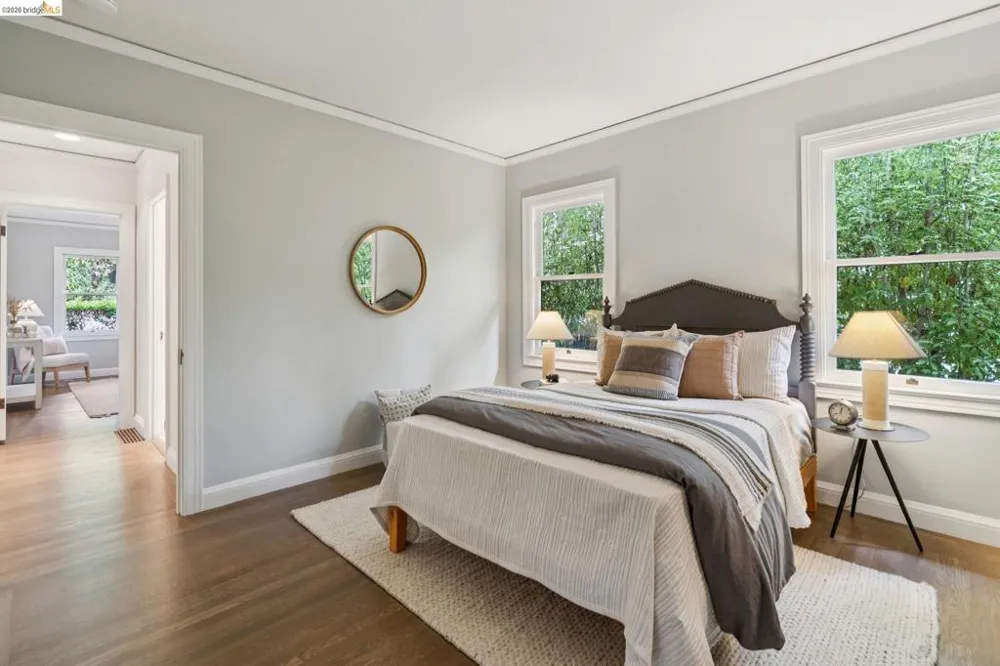 1115 Harvard Rd Piedmont, CA 94610