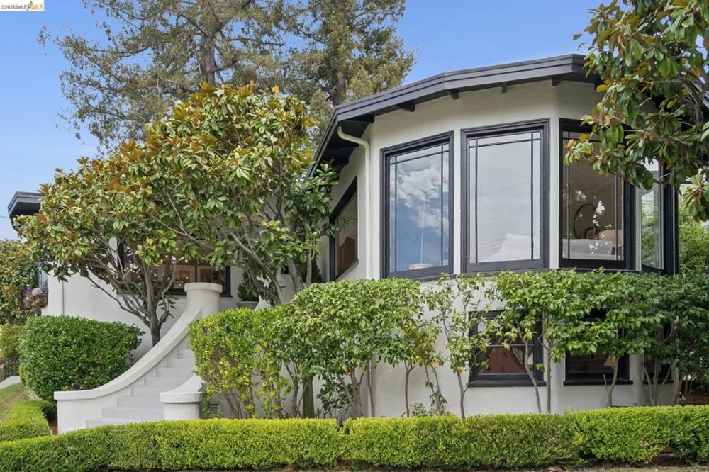 1115 Harvard Rd Piedmont, CA 94610