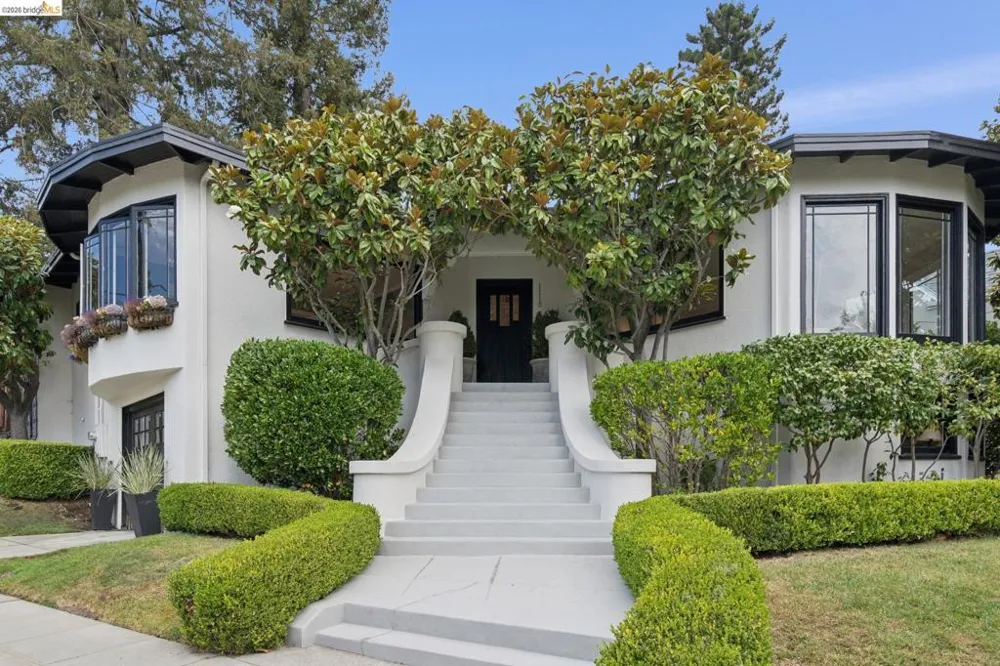 1115 Harvard Rd Piedmont, CA 94610