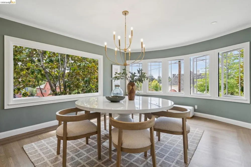 1115 Harvard Rd Piedmont, CA 94610