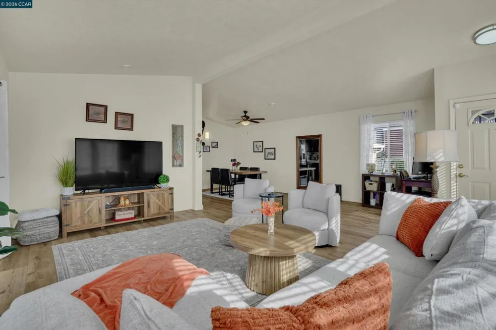 1840 Paris Ln Antioch, CA 94509