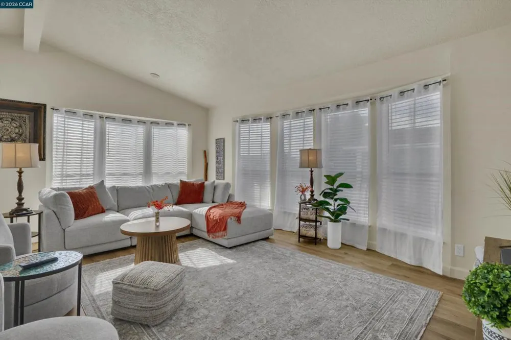 1840 Paris Ln Antioch, CA 94509