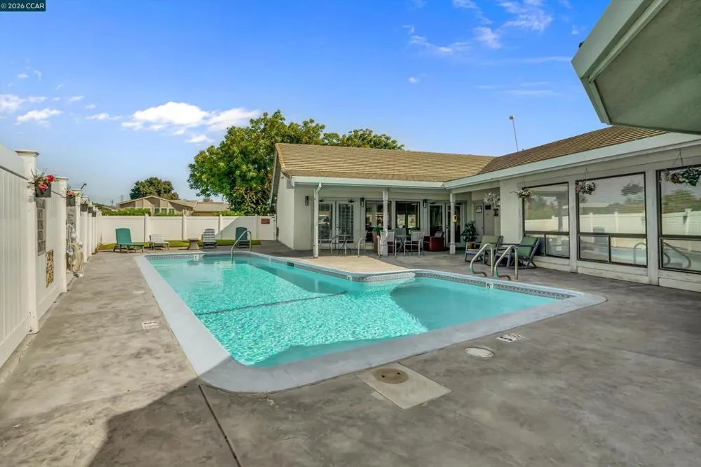 1840 Paris Ln Antioch, CA 94509