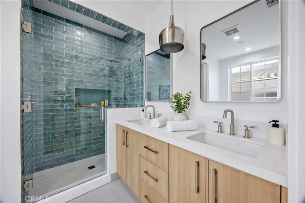 2420 Ives Lane Redondo Beach, CA 90278