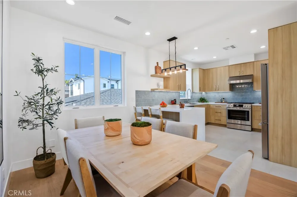 2420 Ives Lane Redondo Beach, CA 90278