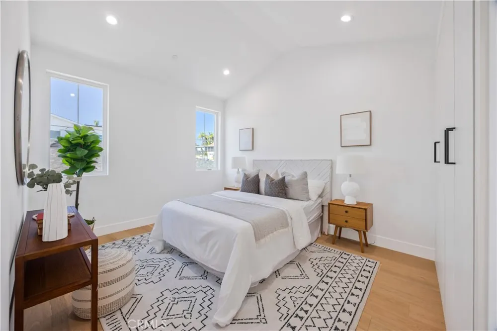 2420 Ives Lane Redondo Beach, CA 90278