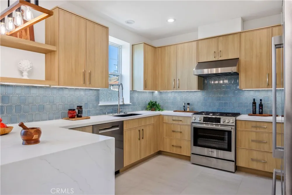 2420 Ives Lane Redondo Beach, CA 90278