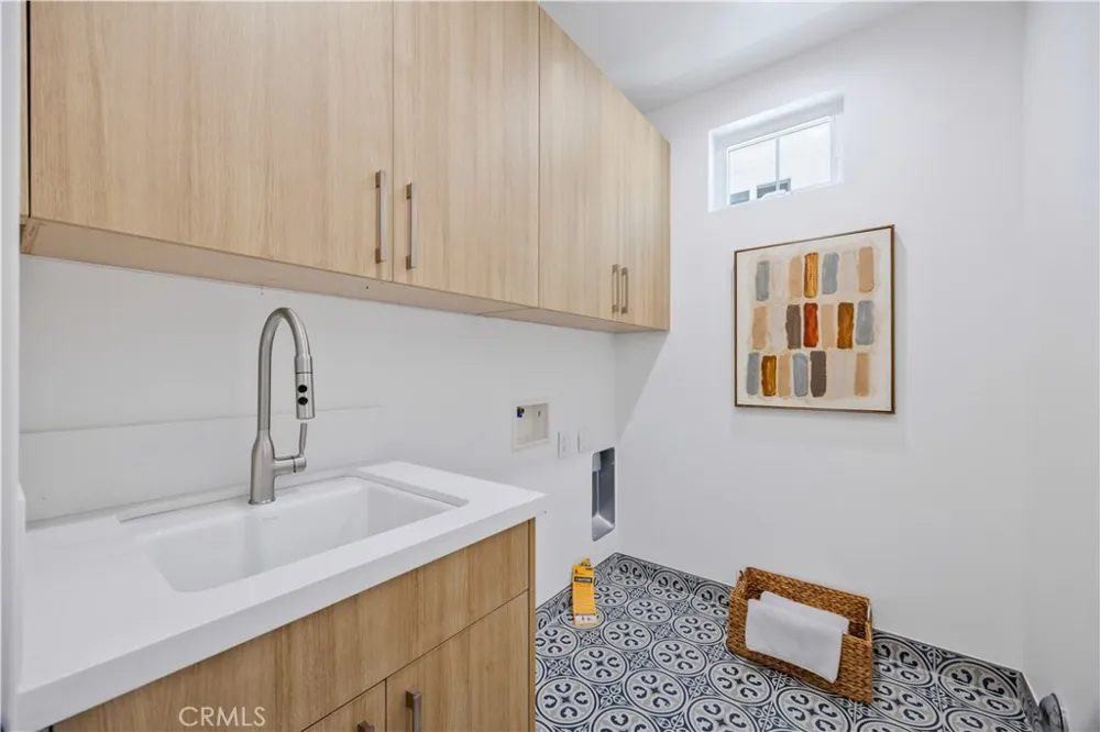 2420 Ives Lane Redondo Beach, CA 90278