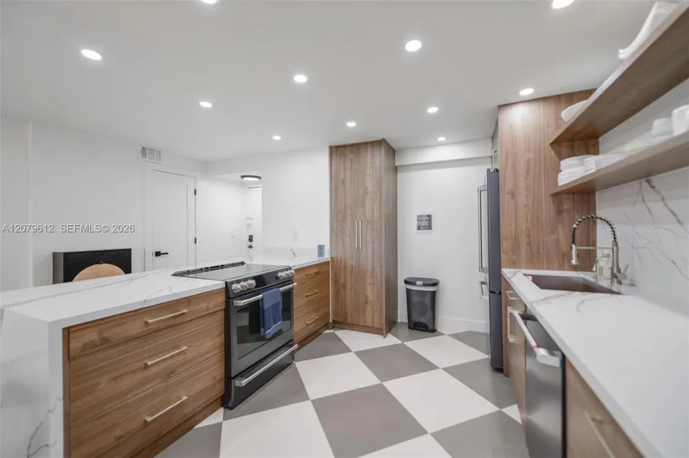 17800 Atlantic Blvd #PH14 Sunny Isles Beach, FL 33160