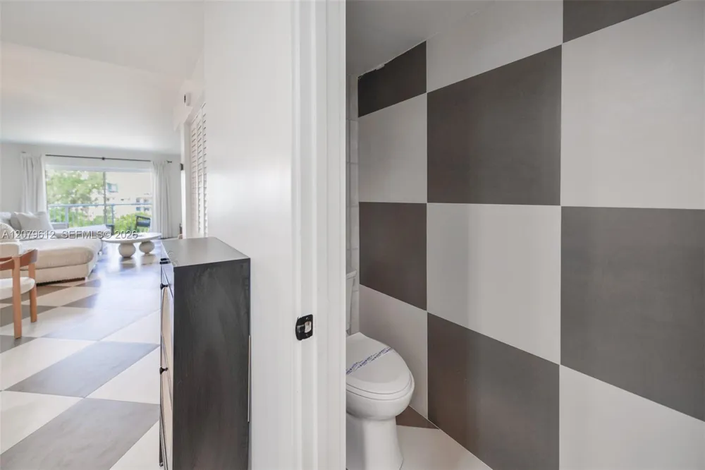 17800 Atlantic Blvd #PH14 Sunny Isles Beach, FL 33160
