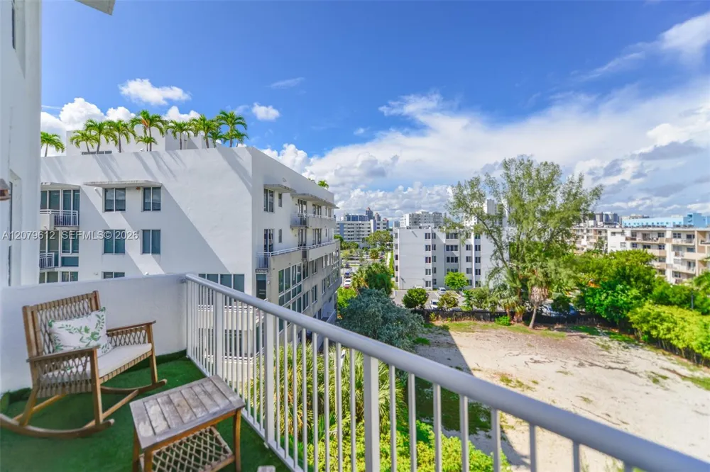 17800 Atlantic Blvd #PH14 Sunny Isles Beach, FL 33160
