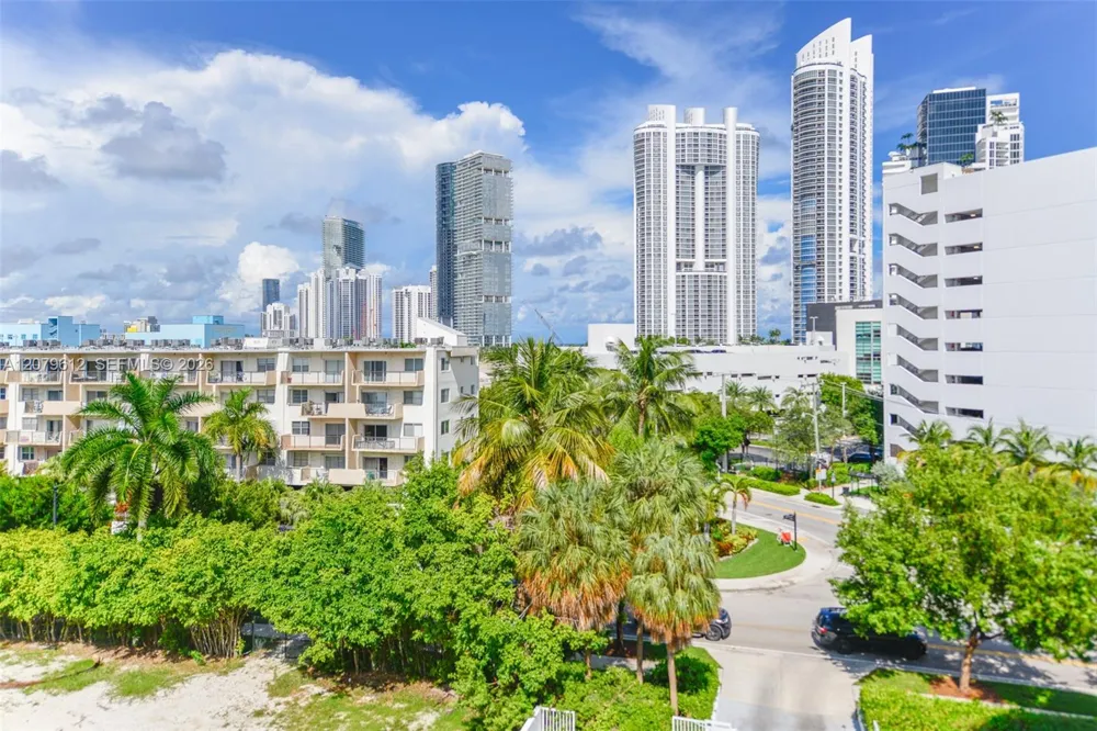 17800 Atlantic Blvd #PH14 Sunny Isles Beach, FL 33160