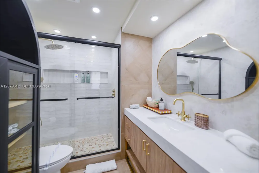 17800 Atlantic Blvd #PH14 Sunny Isles Beach, FL 33160