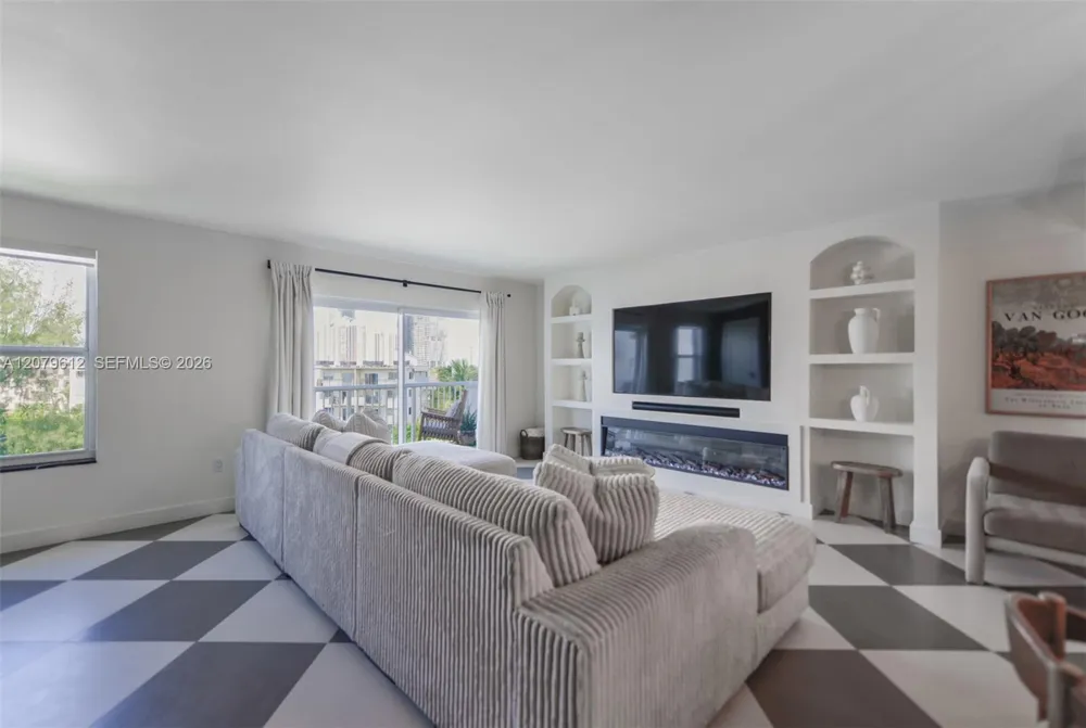 17800 Atlantic Blvd #PH14 Sunny Isles Beach, FL 33160