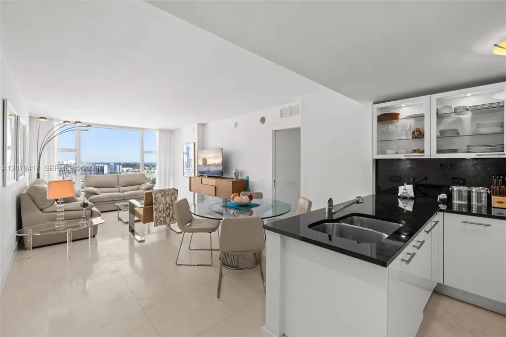6801 Collins Ave #1401 Miami Beach, FL 33141
