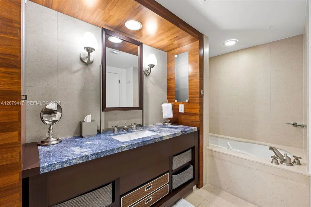 6801 Collins Ave #1401 Miami Beach, FL 33141