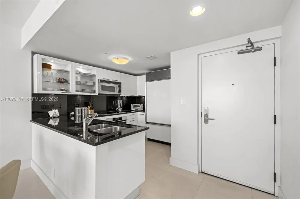 6801 Collins Ave #1401 Miami Beach, FL 33141