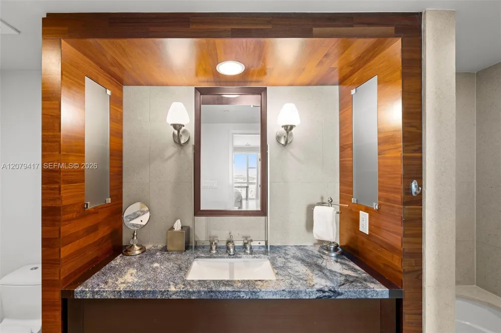 6801 Collins Ave #1401 Miami Beach, FL 33141