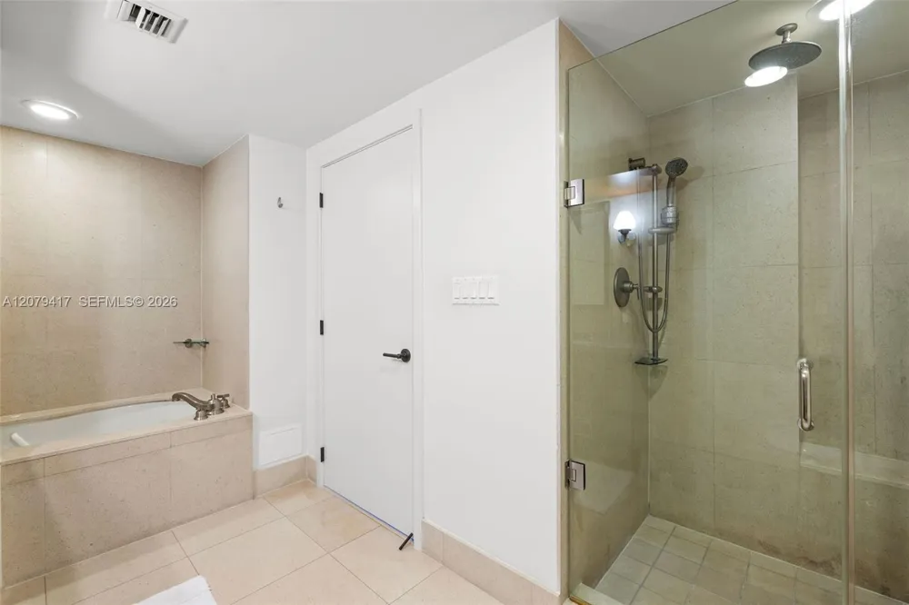 6801 Collins Ave #1401 Miami Beach, FL 33141