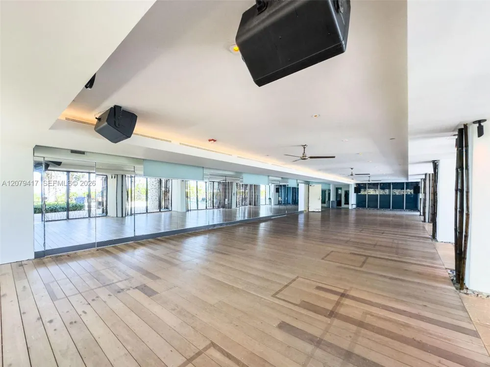 6801 Collins Ave #1401 Miami Beach, FL 33141