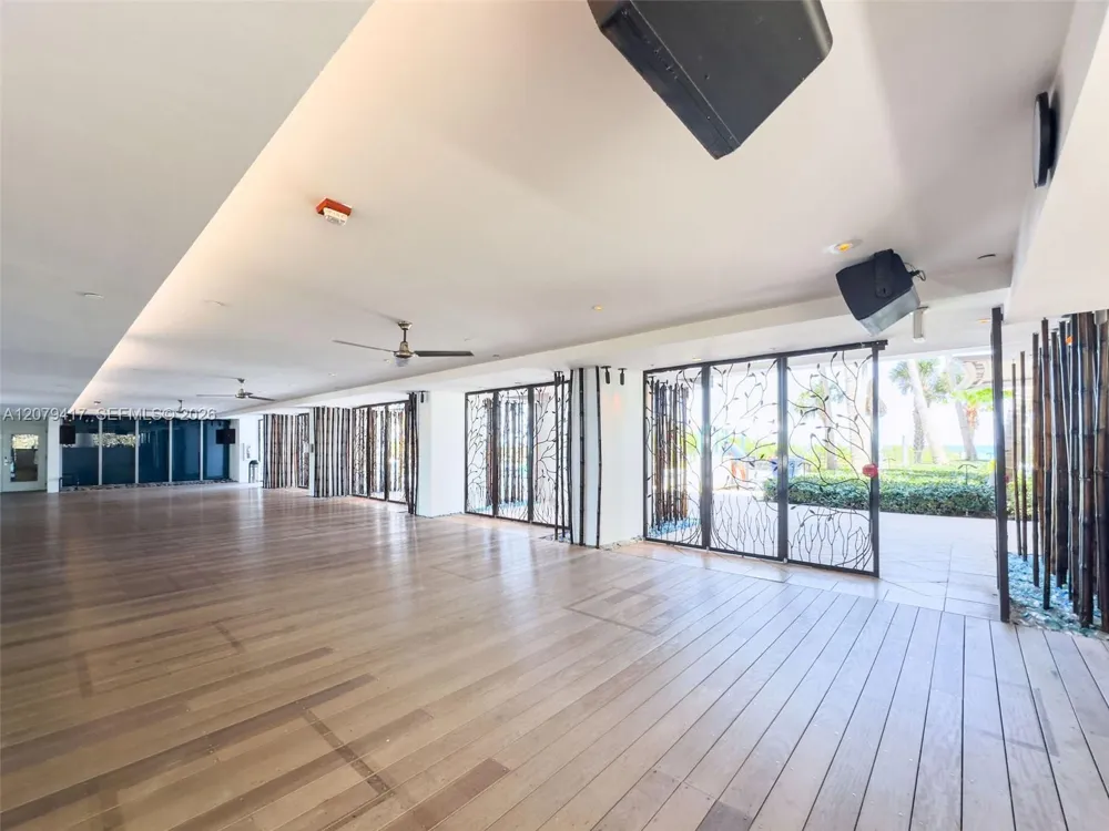 6801 Collins Ave #1401 Miami Beach, FL 33141