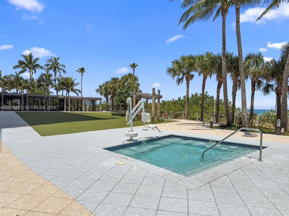 6801 Collins Ave #1401 Miami Beach, FL 33141