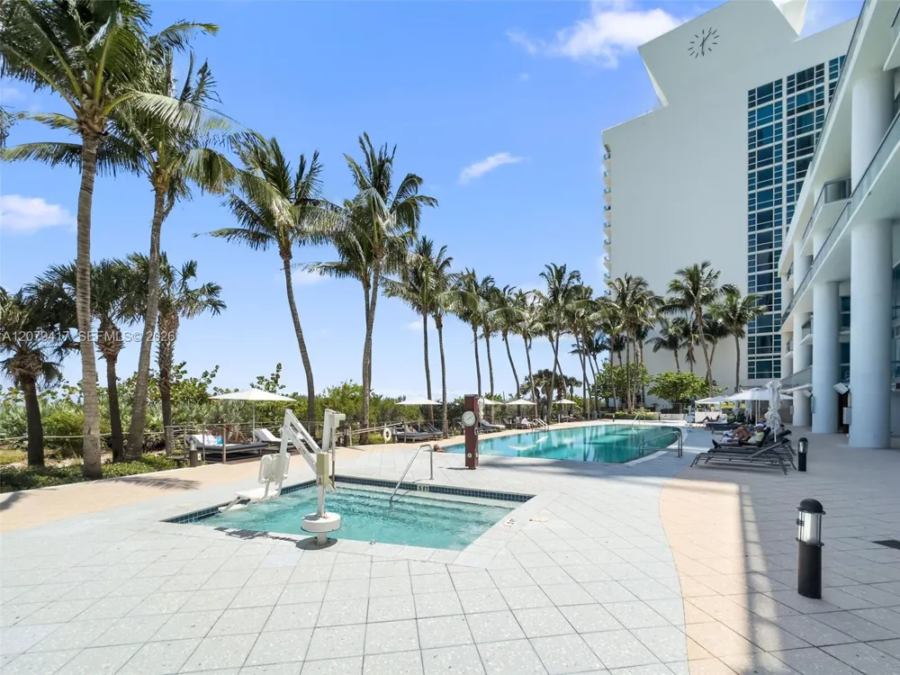 6801 Collins Ave #1401 Miami Beach, FL 33141