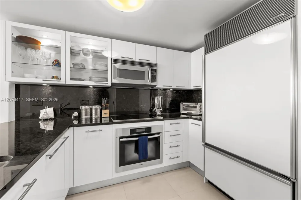 6801 Collins Ave #1401 Miami Beach, FL 33141