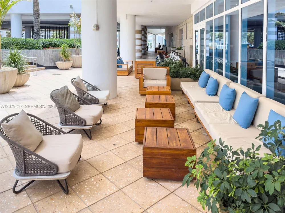 6801 Collins Ave #1401 Miami Beach, FL 33141
