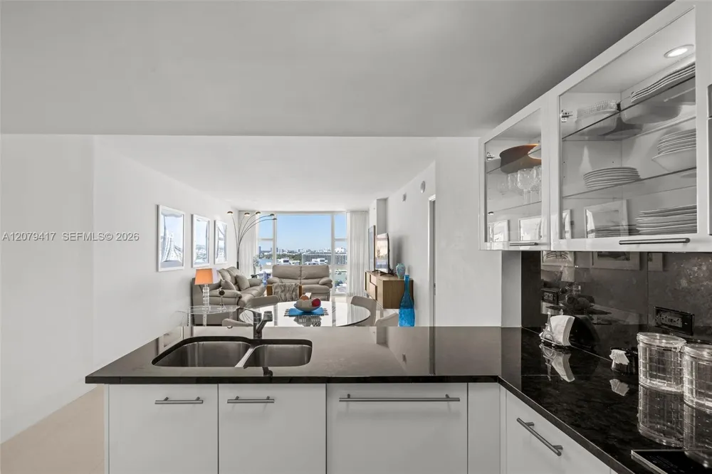 6801 Collins Ave #1401 Miami Beach, FL 33141
