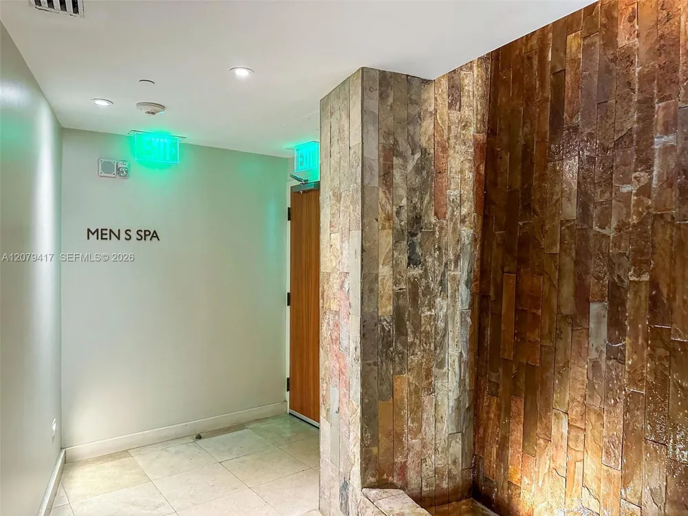 6801 Collins Ave #1401 Miami Beach, FL 33141
