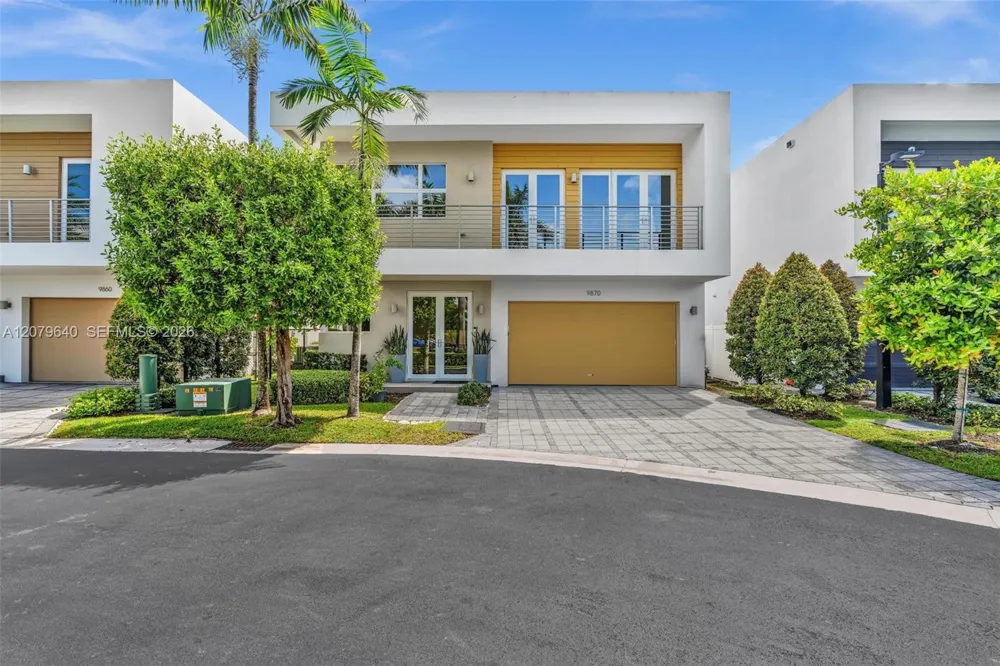 9870 NW 74th Ter Doral, FL 33178