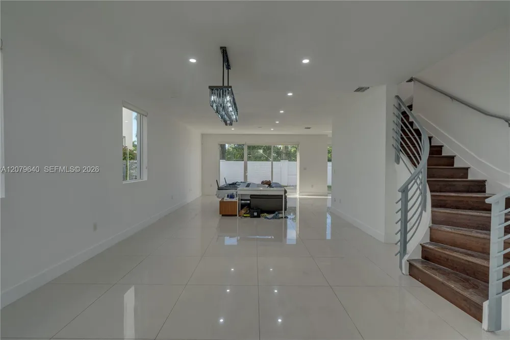 9870 NW 74th Ter Doral, FL 33178
