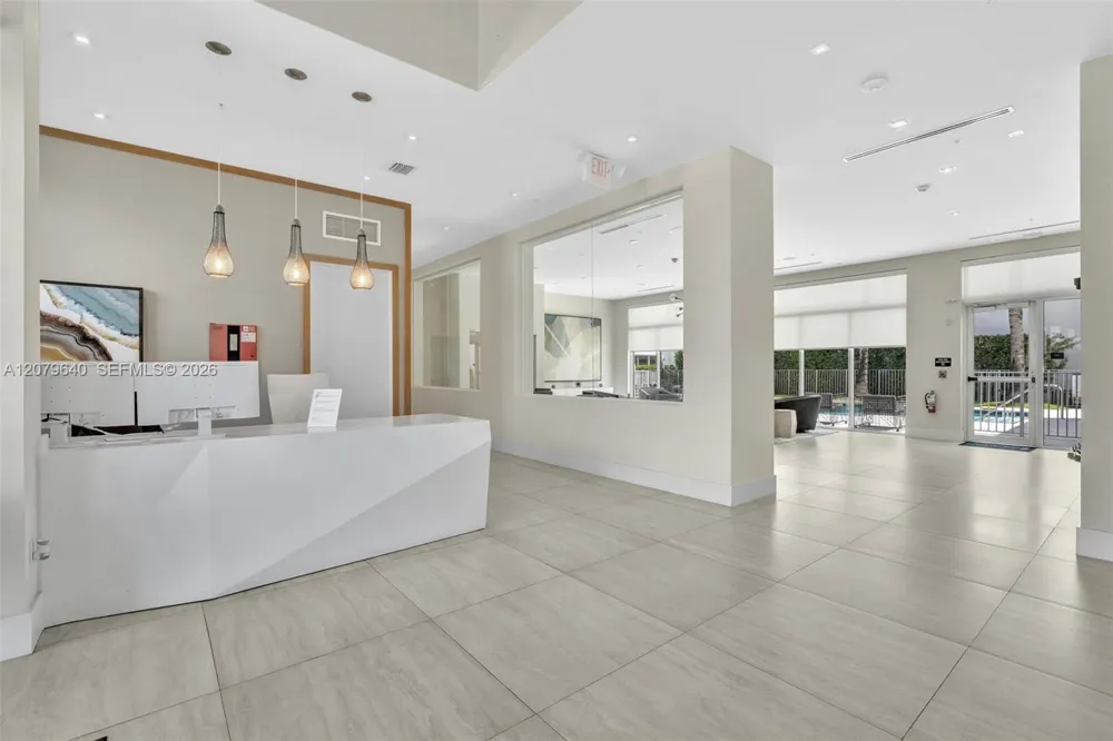 9870 NW 74th Ter Doral, FL 33178
