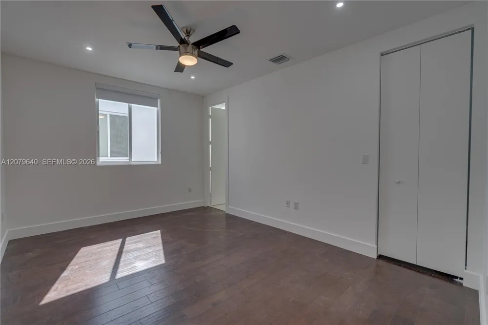 9870 NW 74th Ter Doral, FL 33178