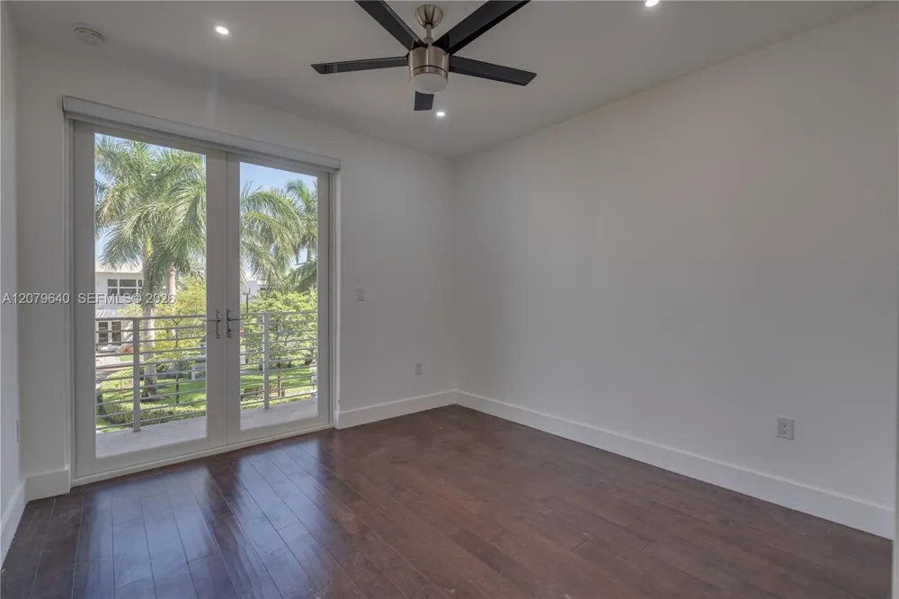 9870 NW 74th Ter Doral, FL 33178
