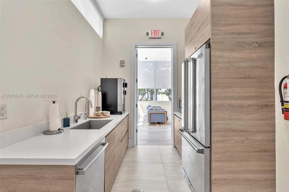 9870 NW 74th Ter Doral, FL 33178