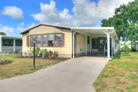 705 HYACINTH CIRCLE